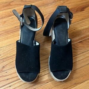 Cute and comfortable wedges!! Marc Fisher size 7.5